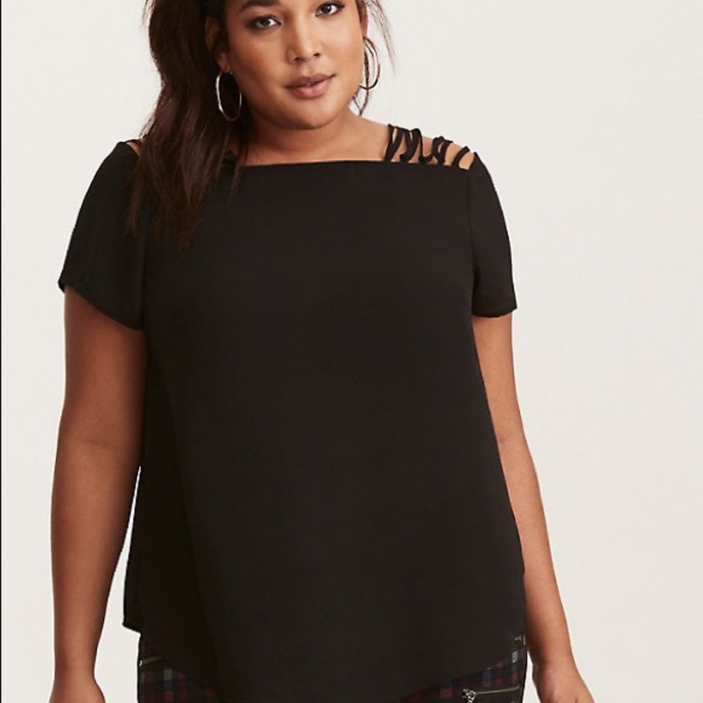 GEORGETTE CAGE SHOULDER BLOUSE (TORRID)